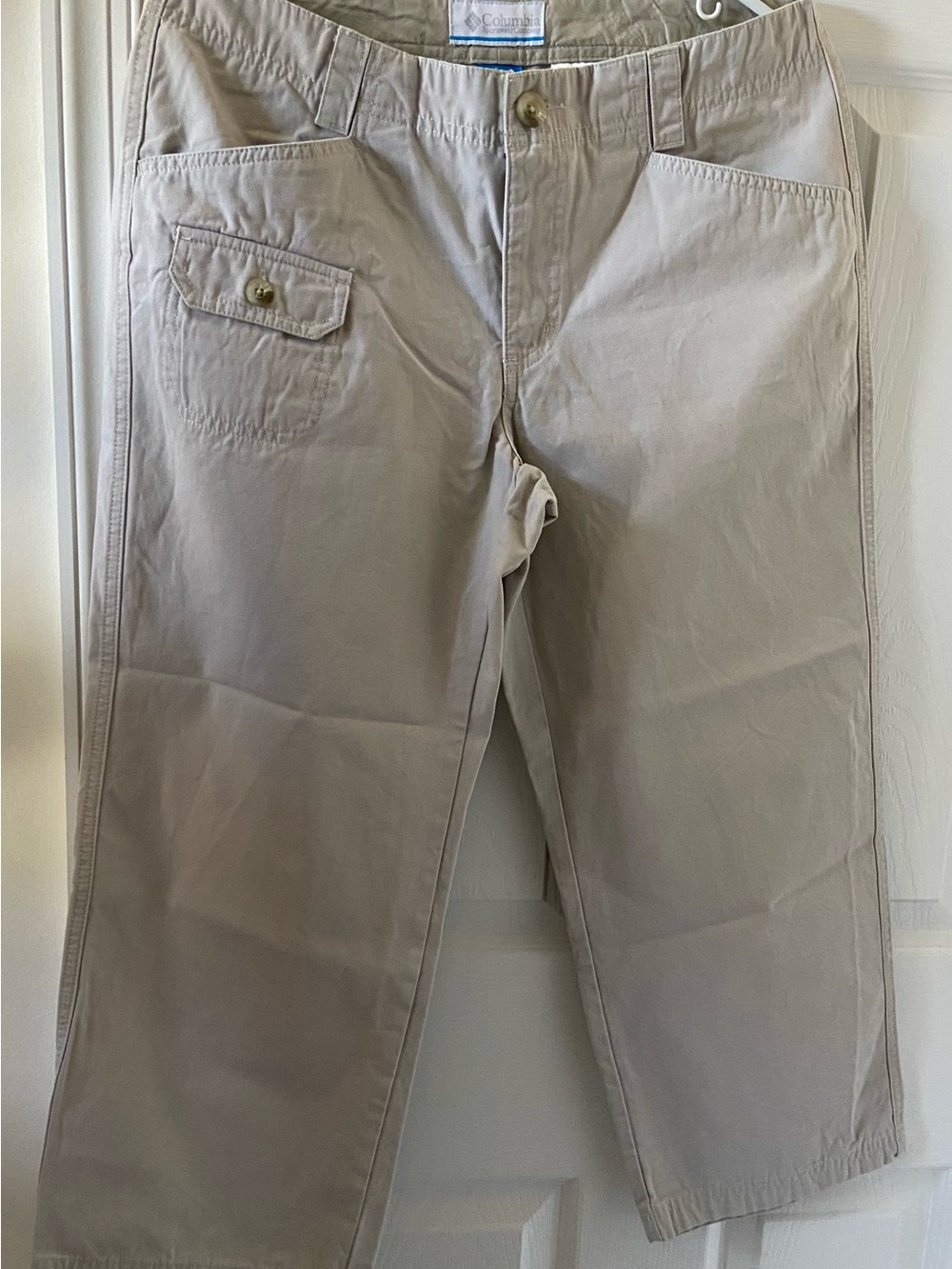 Columbia Women's Light Tan Capris with Pocket Flap